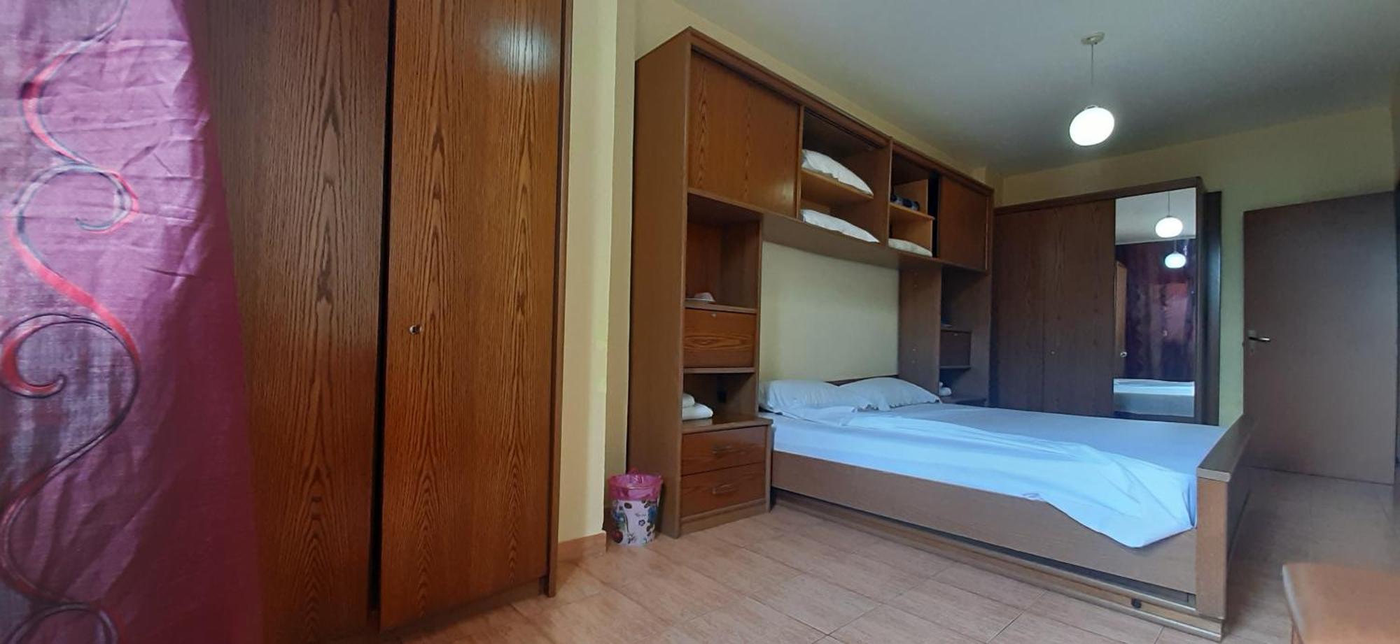Enki'S Guesthouse Тирана Экстерьер фото