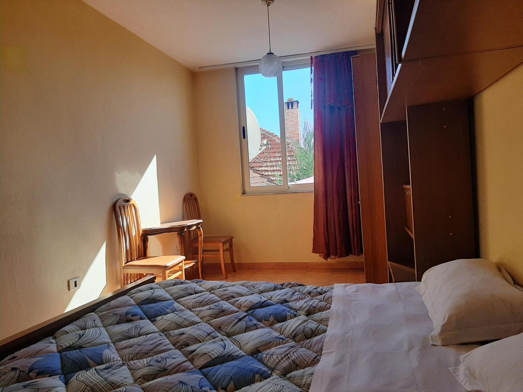 Enki'S Guesthouse Тирана Экстерьер фото